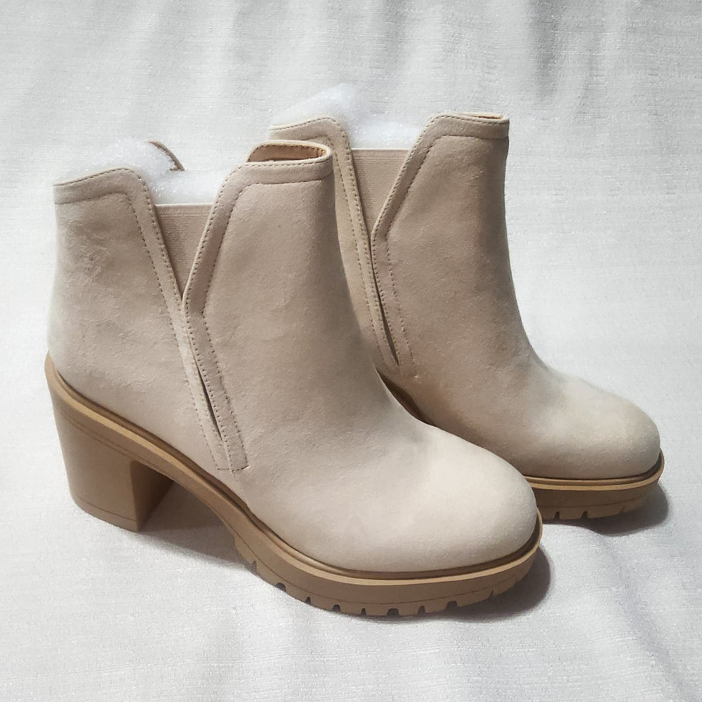 ZBY boots size 9 - NEW
